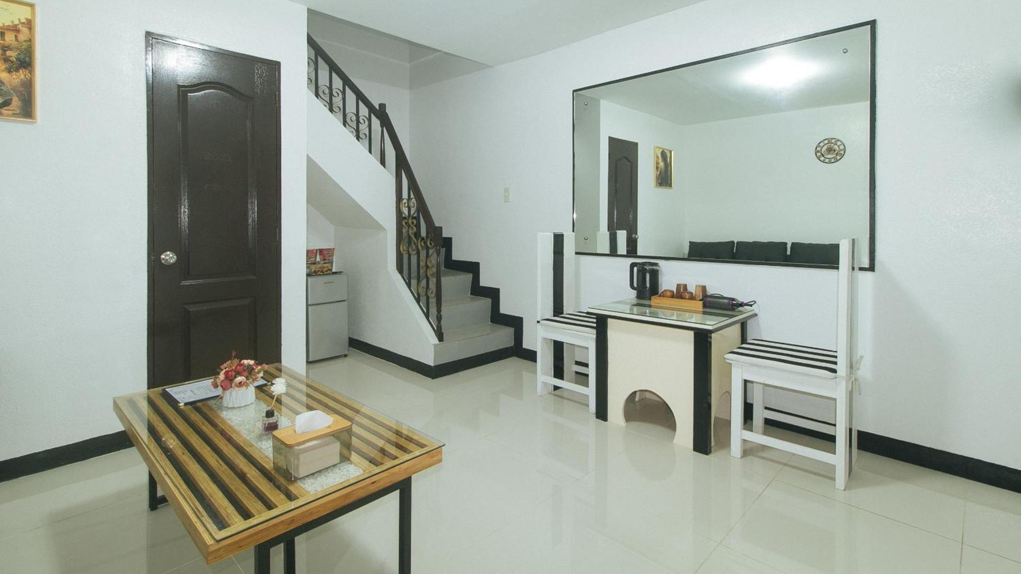 Lavita By Reddoorz อังเฮเลส ภายนอก รูปภาพ